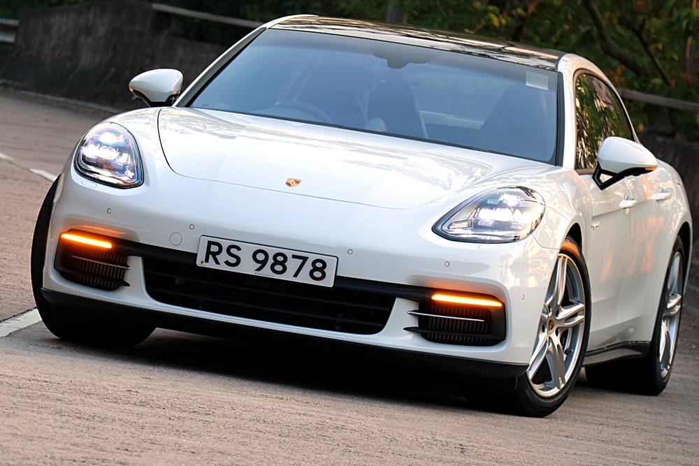 一缸油有排用 Porsche Panamera 4 e-hybrid Executive