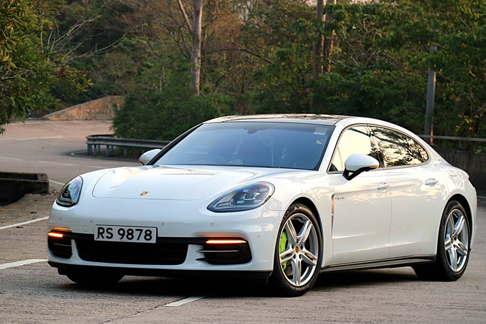一缸油有排用 Porsche Panamera 4 e-hybrid Executive