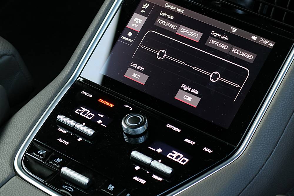 一缸油有排用 Porsche Panamera 4 e-hybrid Executive