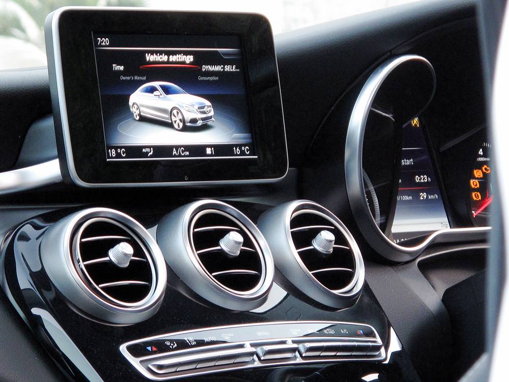 不温不火 Mercedes-Benz C 250 Coupé