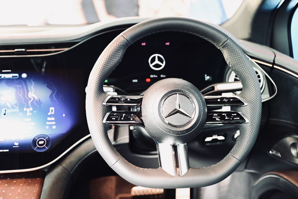 全新平治 EQS SUV 正式在香港推出