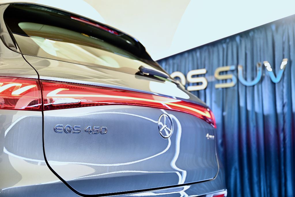 全新平治 EQS SUV 正式在香港推出