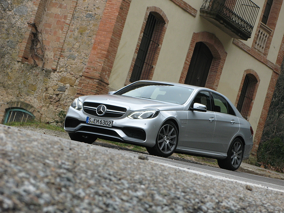 力神 - Mercedes E63 AMG