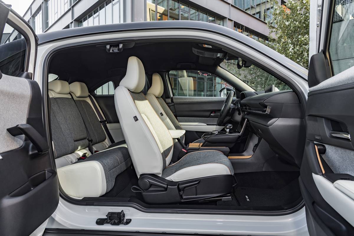 又要等多一年 Mazda MX-30 PHEV