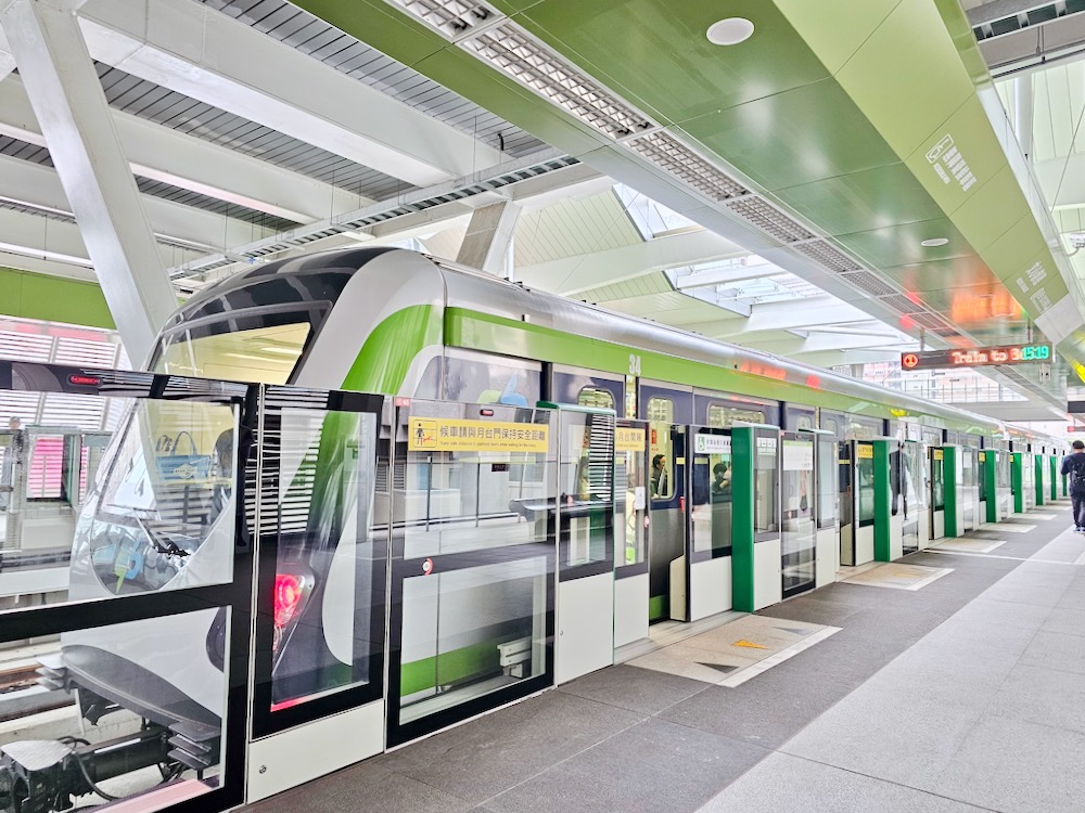 台中捷運，規劃中的範圍會覆蓋台中、南投、彰化，目前只得市中心的綠色線已通車。