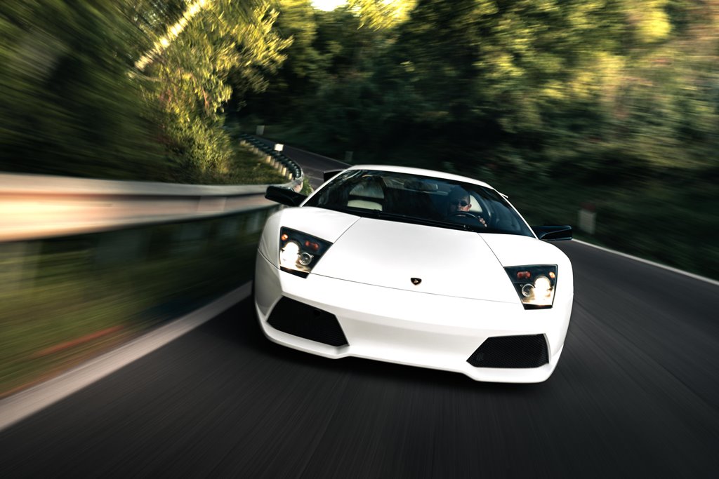 向林寶堅尼V12引擎致敬