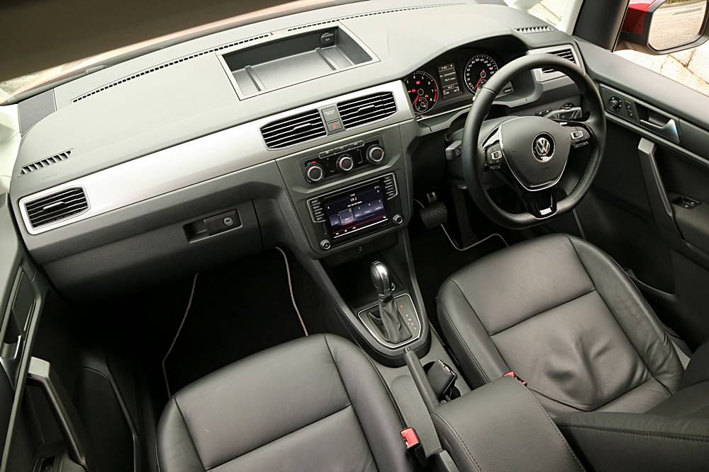 咩玩法 Volkswagen Caddy Kombi 7-seater