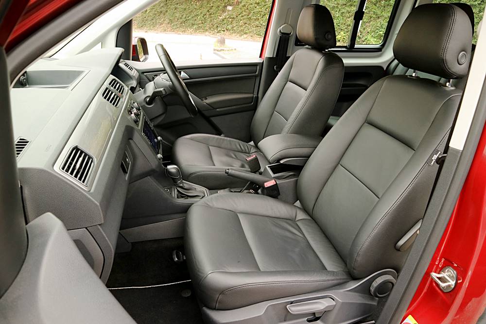 咩玩法 Volkswagen Caddy Kombi 7-seater