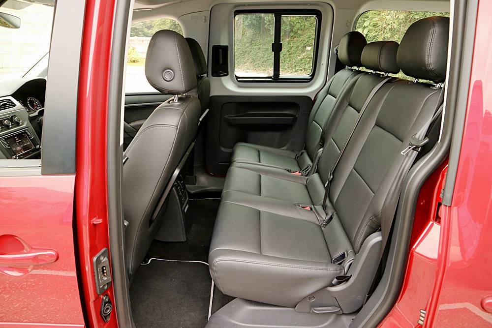 咩玩法 Volkswagen Caddy Kombi 7-seater