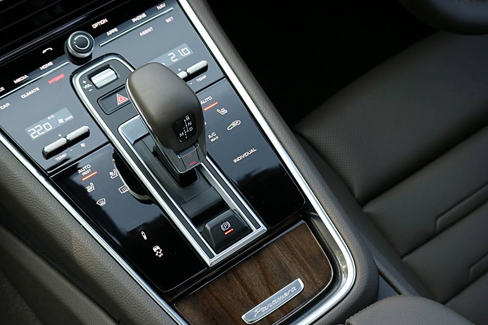 唔想落車 Porsche Panamera 4 e-hybrid Executive