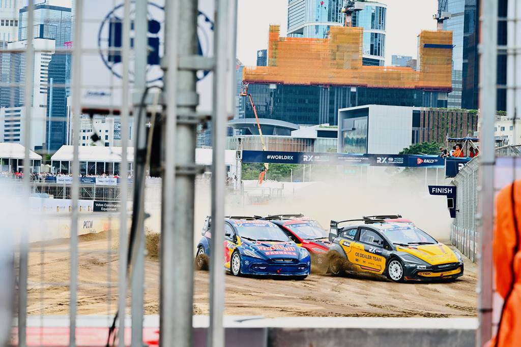 在亞洲金融中心逐電追風