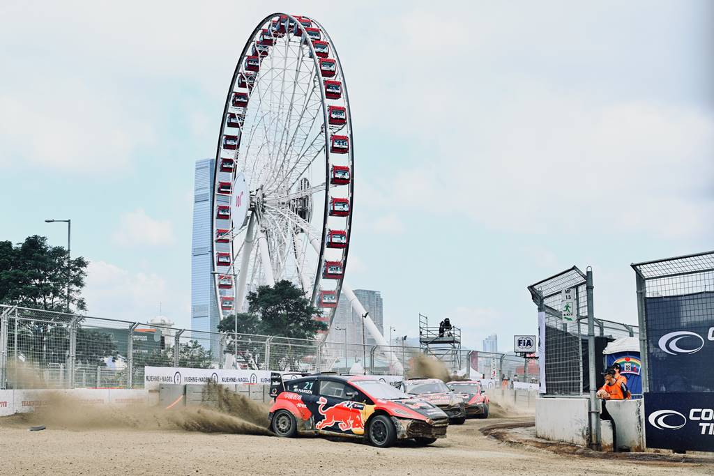 在亞洲金融中心逐電追風