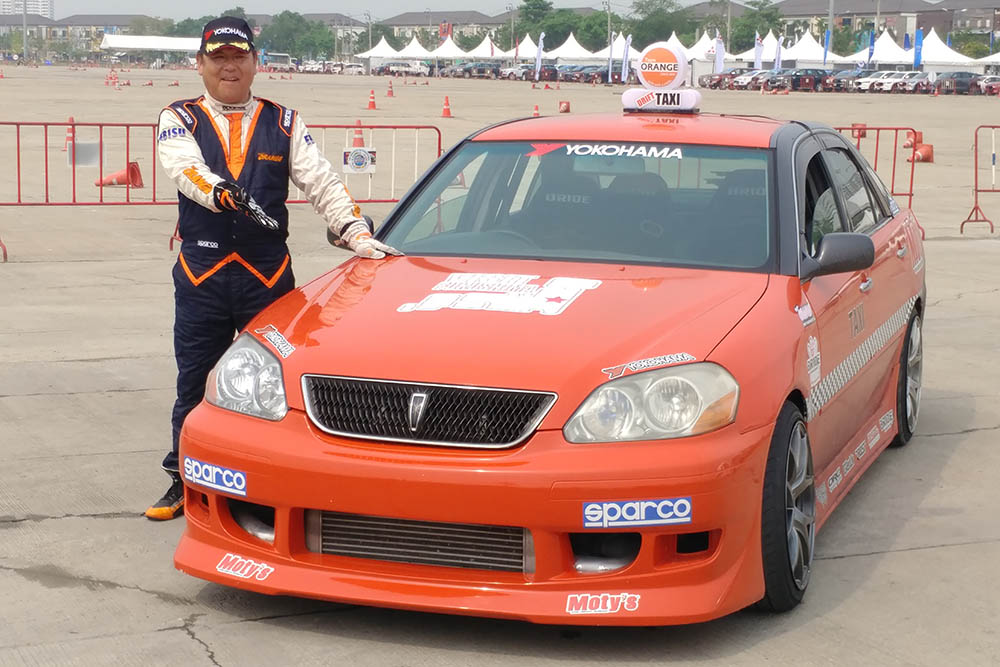 型仔的哥劈住入甩住出