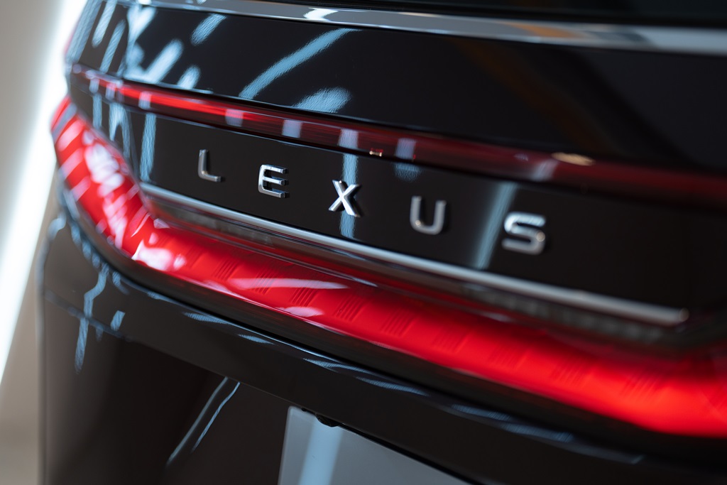 大師級工匠製作 Lexus LM