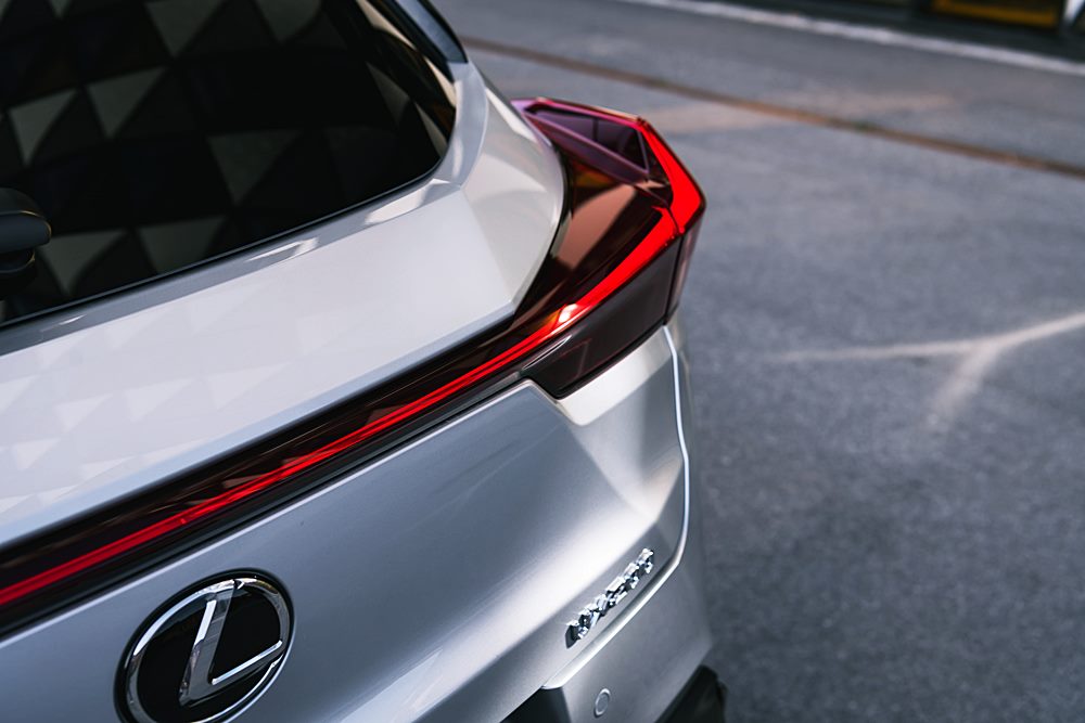 大膽有為 Lexus UX