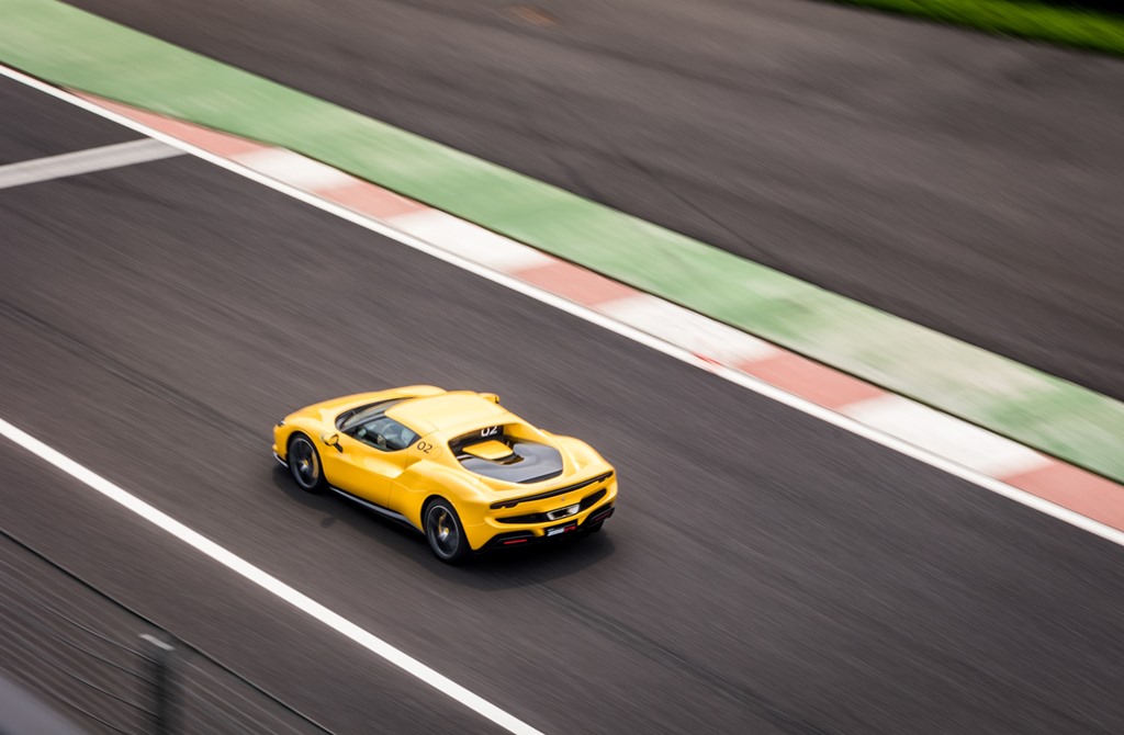 天津V1賽道激試法拉利296 GTB及GTS