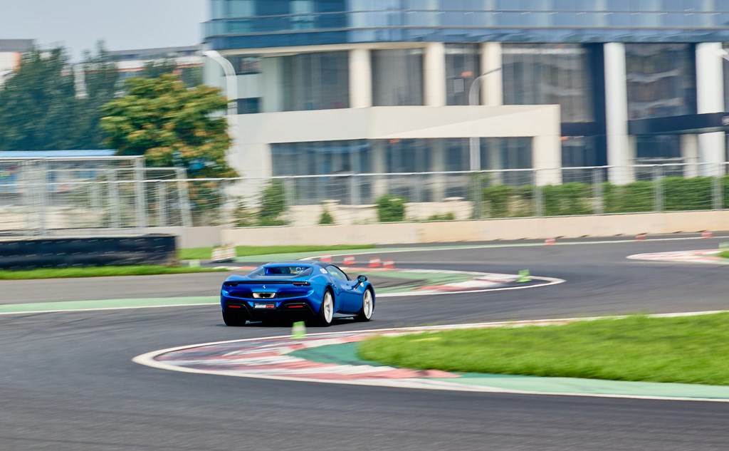 天津V1賽道激試法拉利296 GTB及GTS