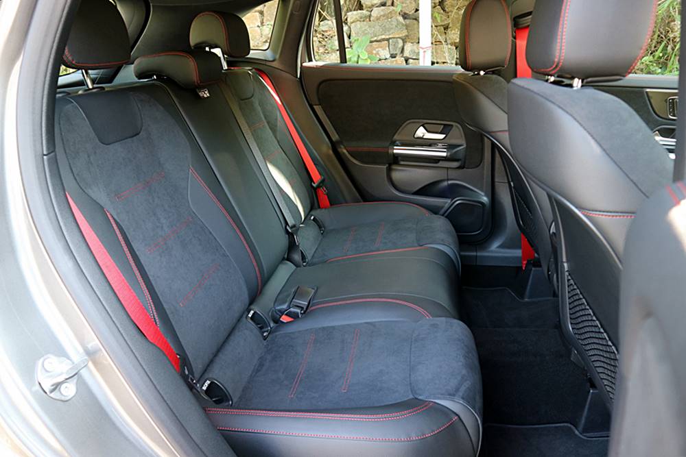 小小辣 Mercedes-AMG GLA 35 4MATIC