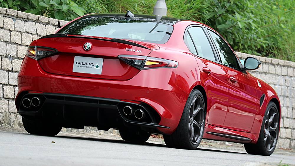 小心中毒 Alfa Romeo Giulia Quadrifoglio