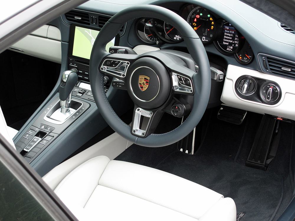 心跳回憶 Porsche 911 Turbo S