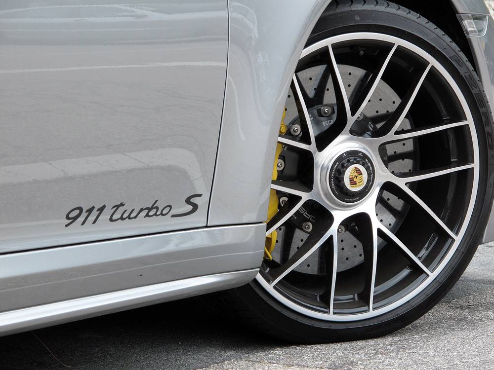 心跳回憶 Porsche 911 Turbo S