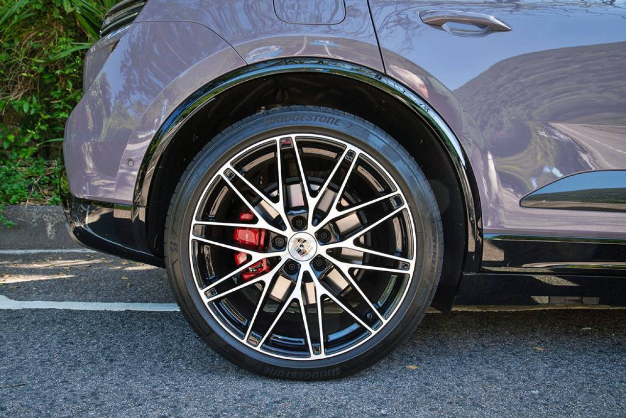 快狠準 Porsche Macan Turbo Electric