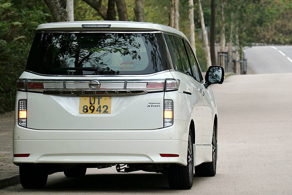 慳得豪爽 Nissan Elgrand 250 Highway Star AVM Plus