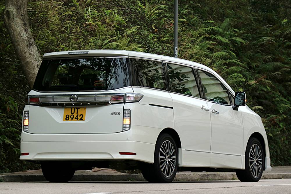 慳得豪爽 Nissan Elgrand 250 Highway Star AVM Plus