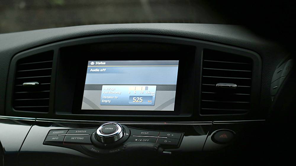 慳得豪爽 Nissan Elgrand 250 Highway Star AVM Plus