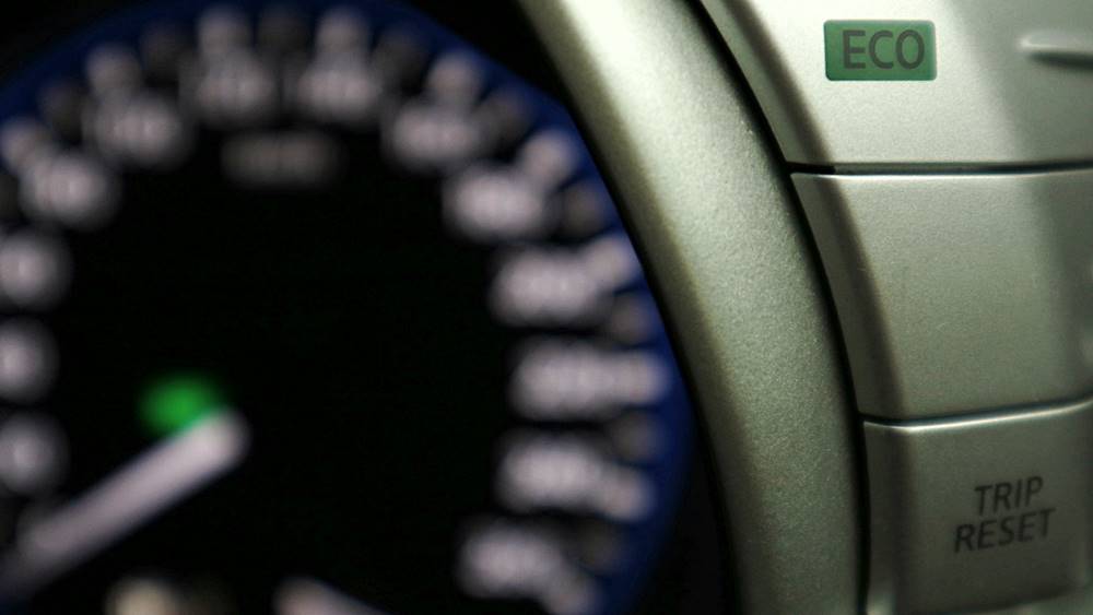 慳得豪爽 Nissan Elgrand 250 Highway Star AVM Plus