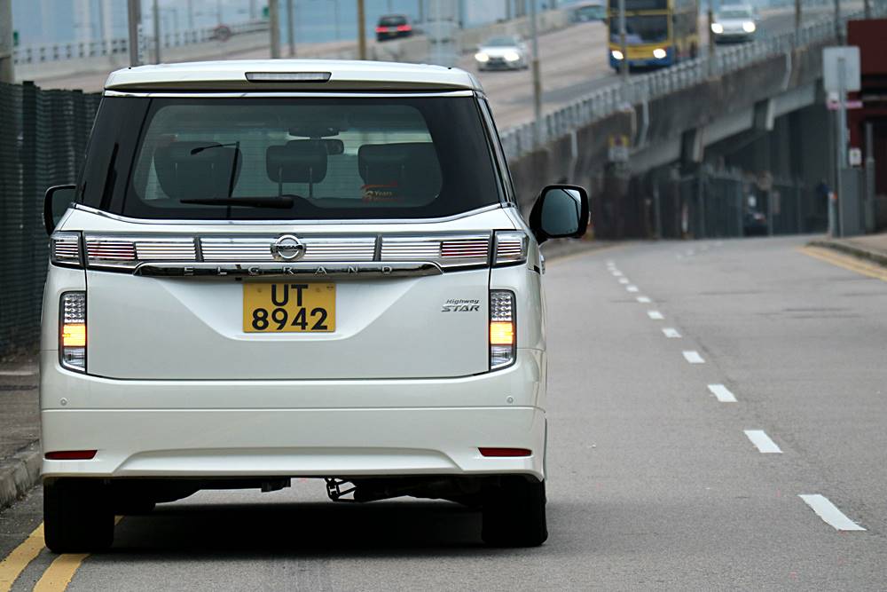慳得豪爽 Nissan Elgrand 250 Highway Star AVM Plus