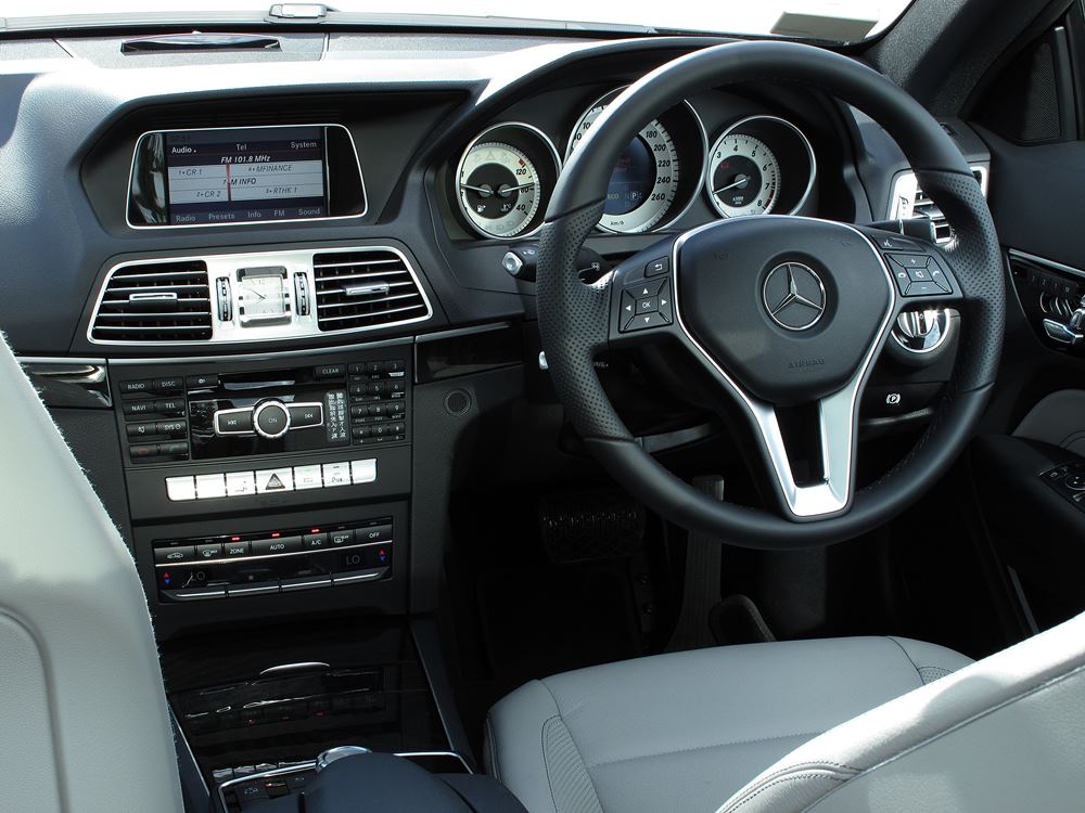 抵玩轎跑Mercedes-Benz E 250 Coupé