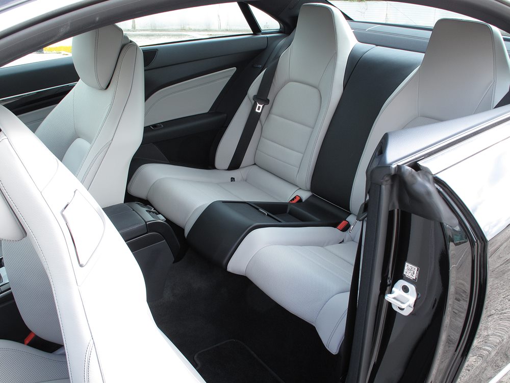 抵玩轎跑Mercedes-Benz E 250 Coupé