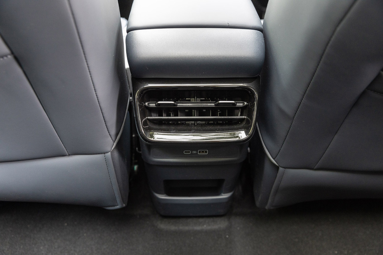 拒充大頭鬼 Geely EX5