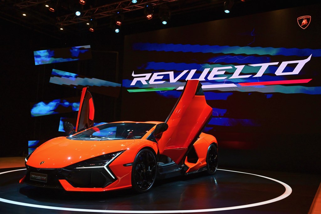插電狂牛 Lamborghini Revuelto