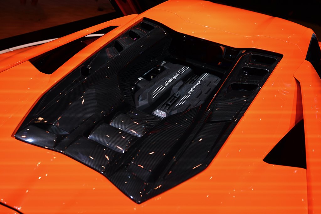 插電狂牛 Lamborghini Revuelto