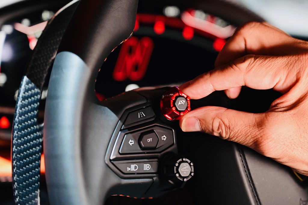 插電狂牛 Lamborghini Revuelto