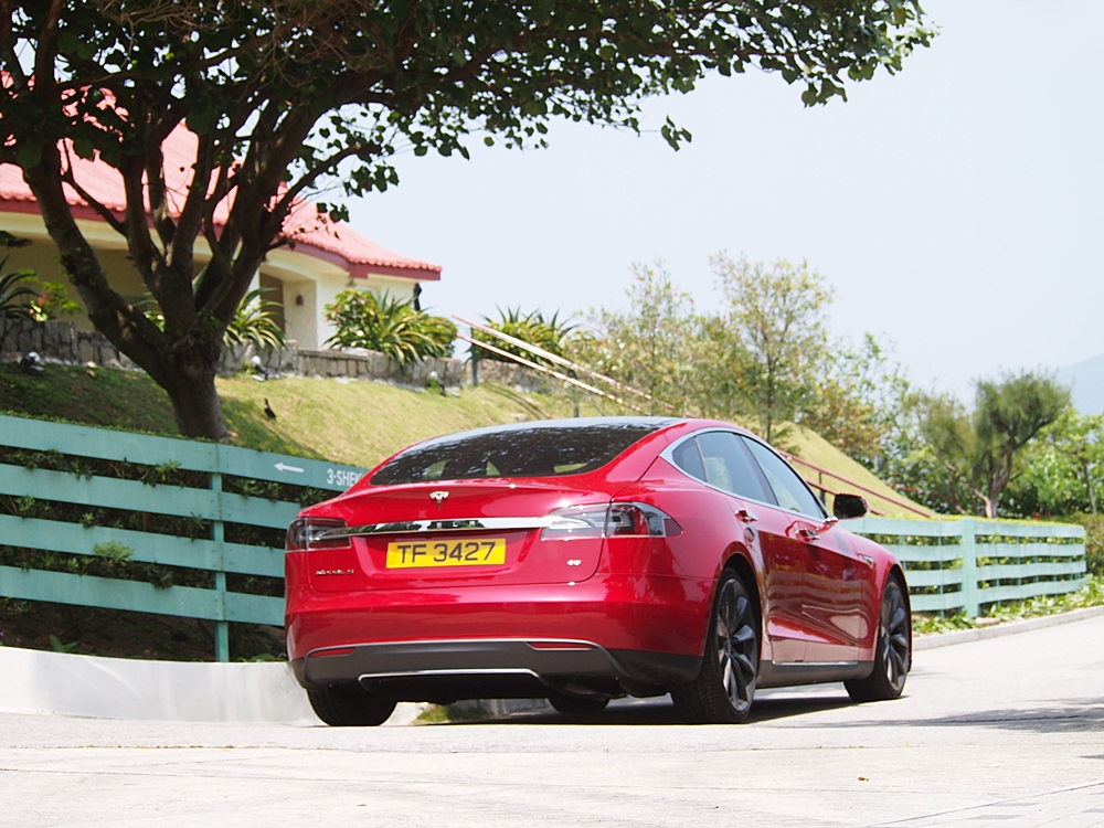 改變入油習慣 - Tesla Model S 85