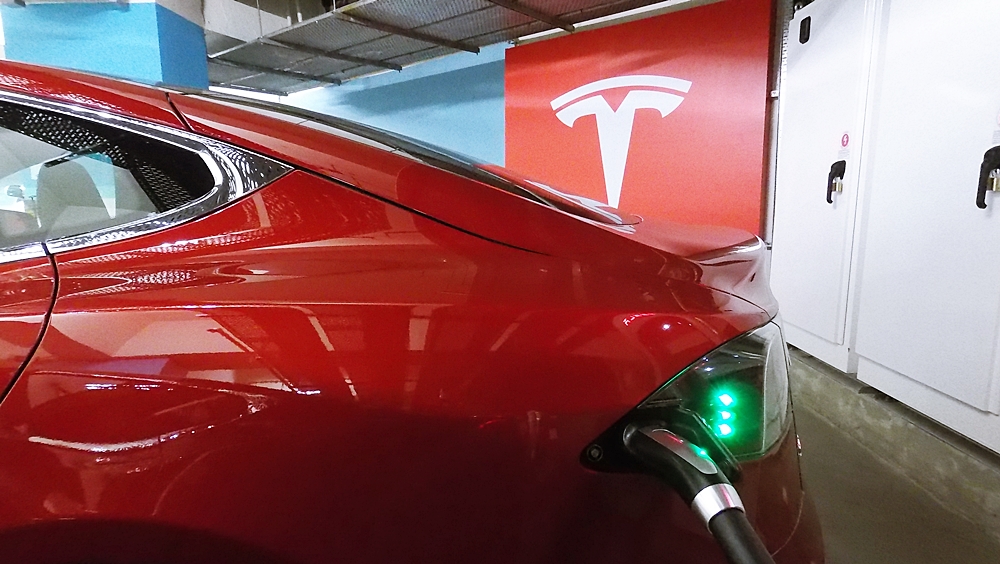 改變入油習慣 - Tesla Model S 85