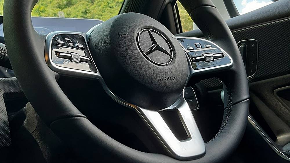 新入門 Mercedes-Benz A 220