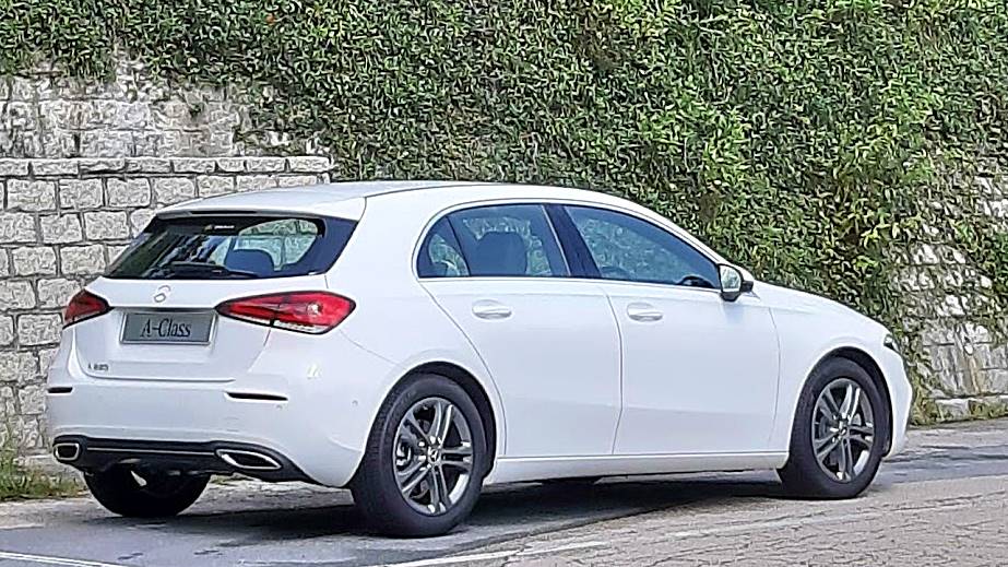 新入門 Mercedes-Benz A 220