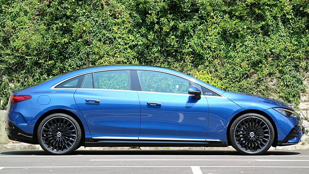 新形象 Mercedes-Benz EQE 350+