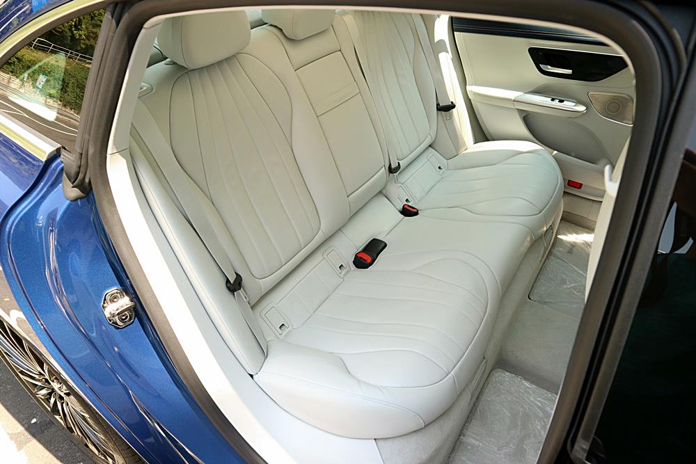 新形象 Mercedes-Benz EQE 350+