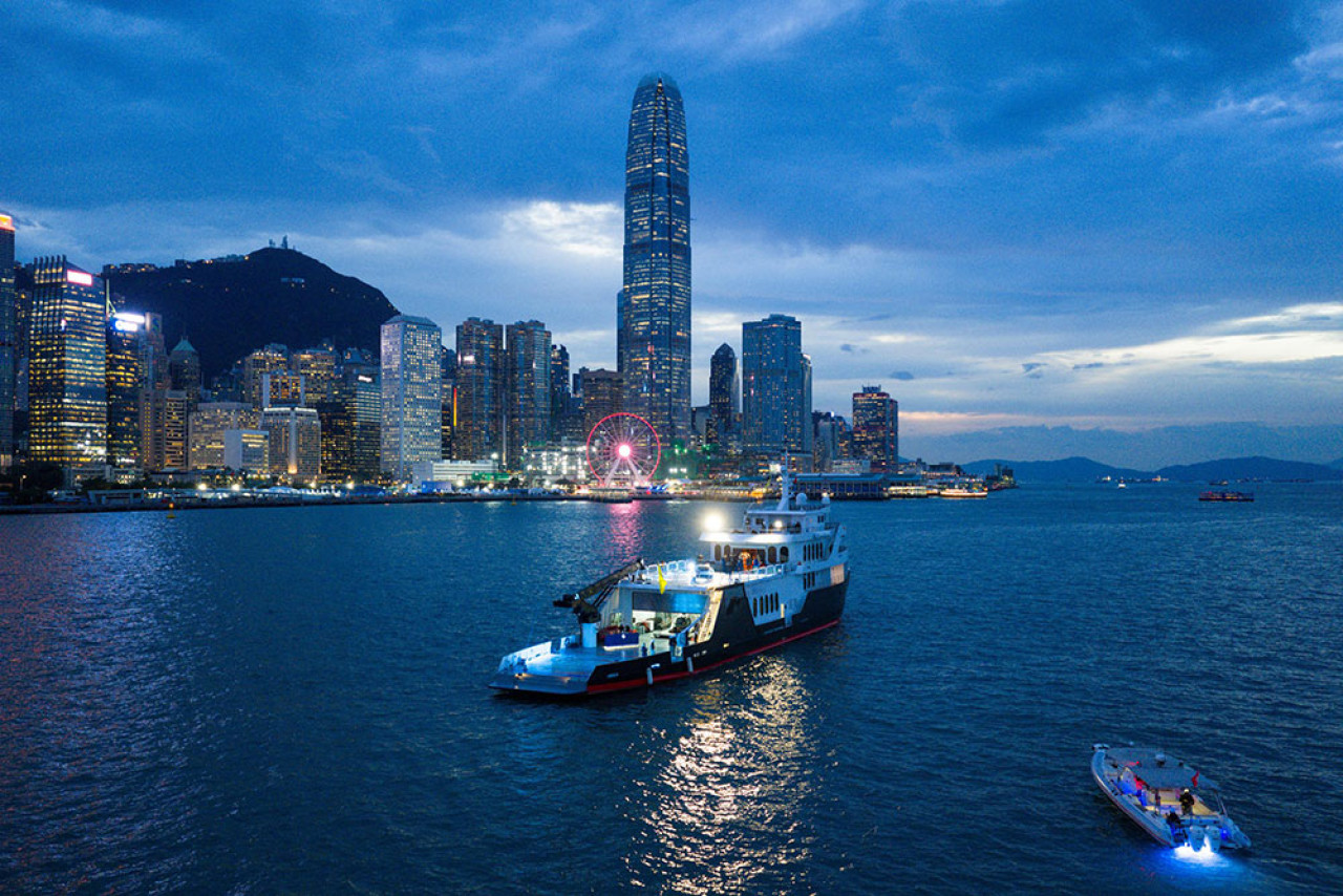 新車發佈會在維港中舉行