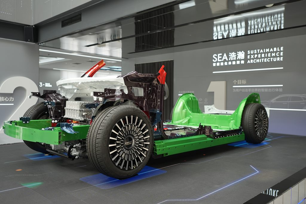 新車首試：Zeekr 001 及 X