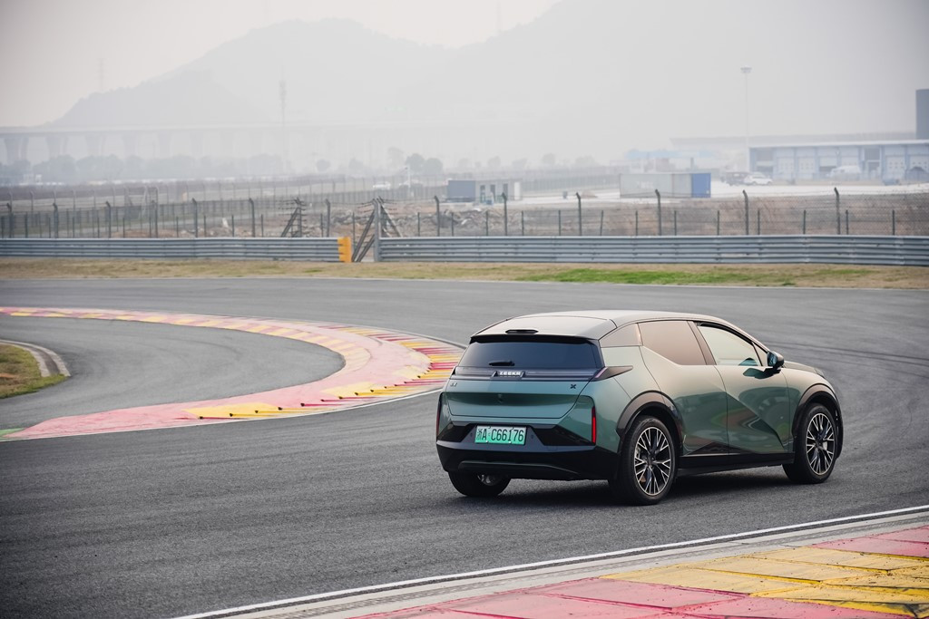 新車首試：Zeekr 001 及 X