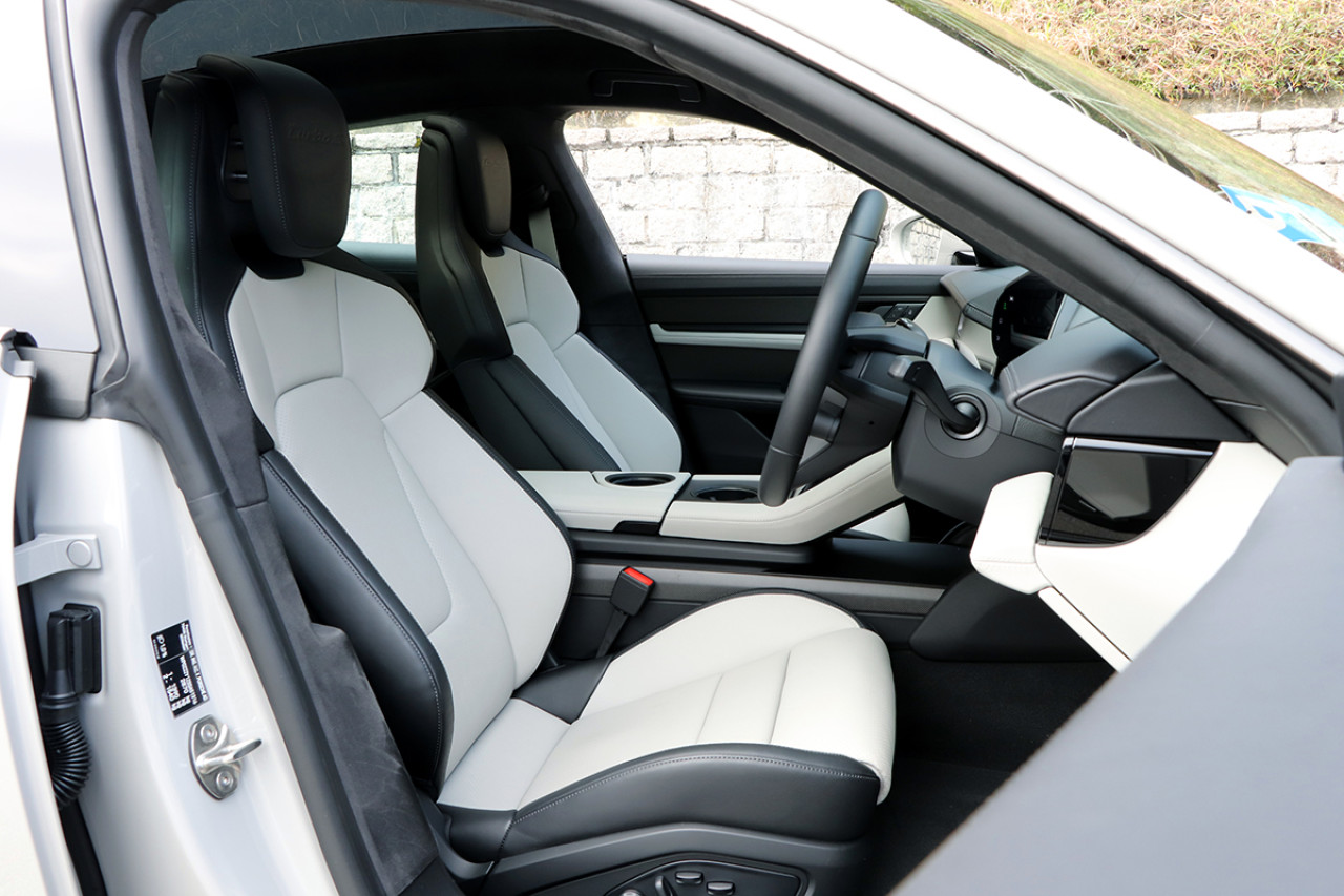 最有跑車功架 Porsche Taycan Turbo S