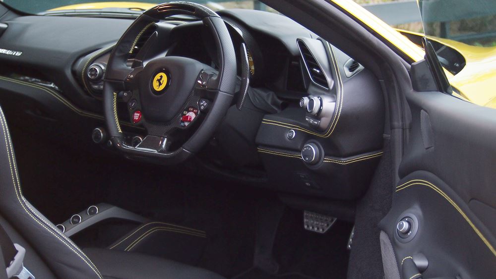 極度誘惑 2016 Ferrari 488 GTB