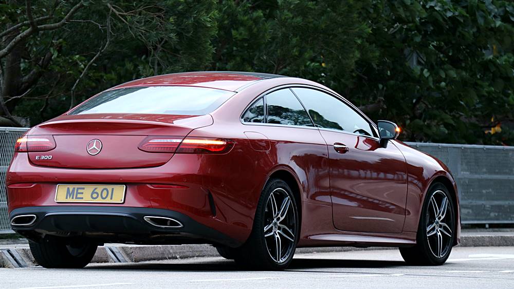 樣樣都啱啱好 Mercedes-Benz E 300 Coupé