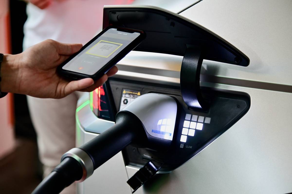 油公司Shell加入發展電動車充電站